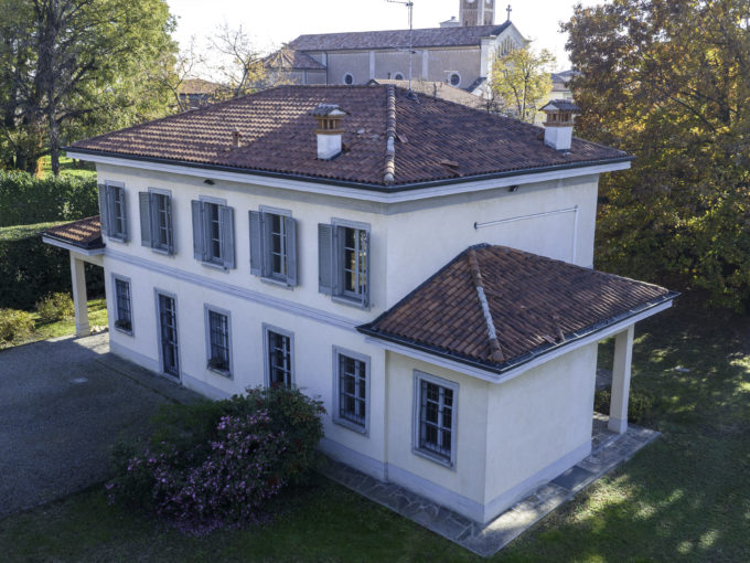 Gessate: elegante villa unifamiliare con giardino